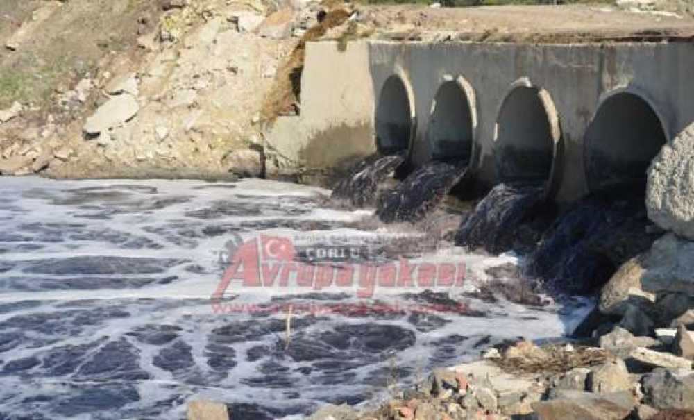 Çorlu Deresi Yine Rengarenk Akıyor