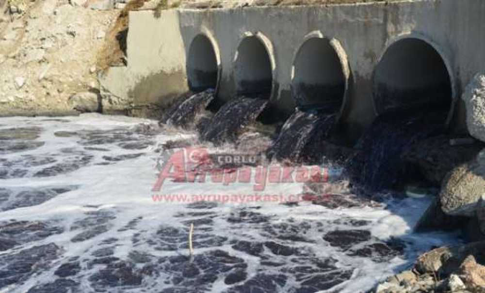 Çorlu Deresi Yine Rengarenk Akıyor
