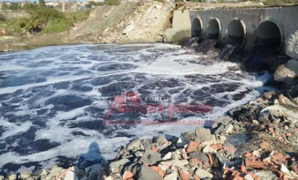 Çorlu Deresi Yine Rengarenk Akıyor