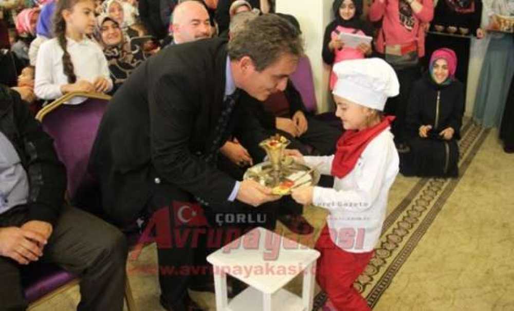 Amine Hatun Kur`an Kursu`nda Aşure Etkinliği