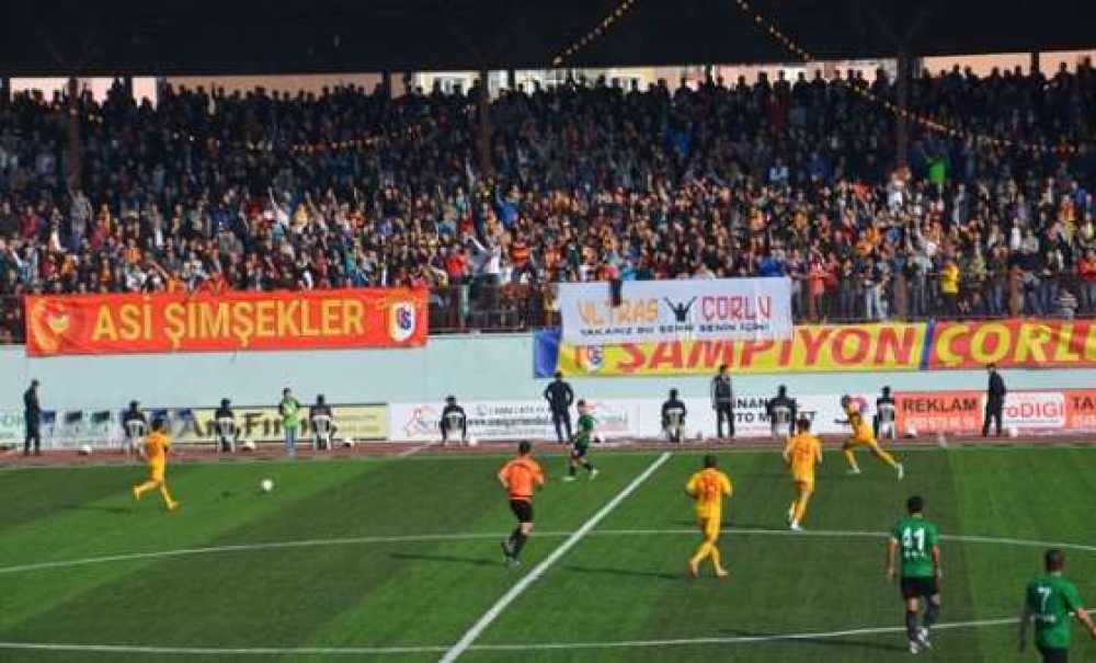 Alkışlar Çorluspor 1947`ye (Görüntülü Haber)