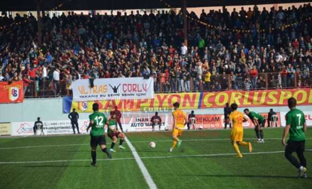 Alkışlar Çorluspor 1947`ye (Görüntülü Haber)