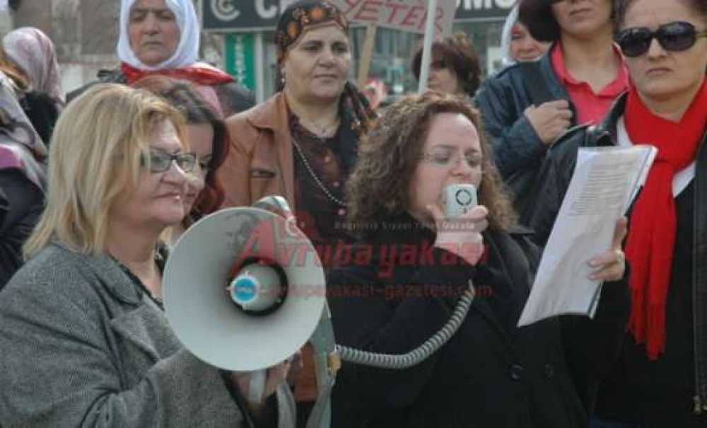 Çorlu Emekçi Kadın Platformu`ndan Basın Açıklaması