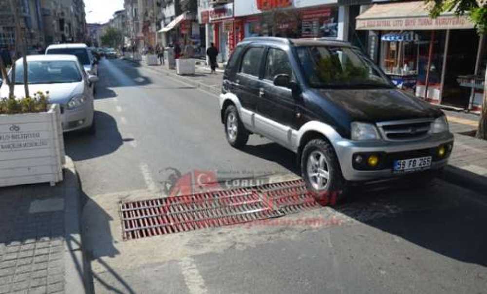 Mazgallar Araçlara Hasar Veriyor