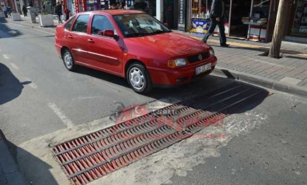 Mazgallar Araçlara Hasar Veriyor