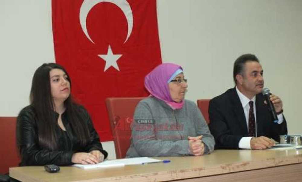 Türkmen, Sığınmacı Ve Mültecilerle Dayanışma Derneği'nden Panel