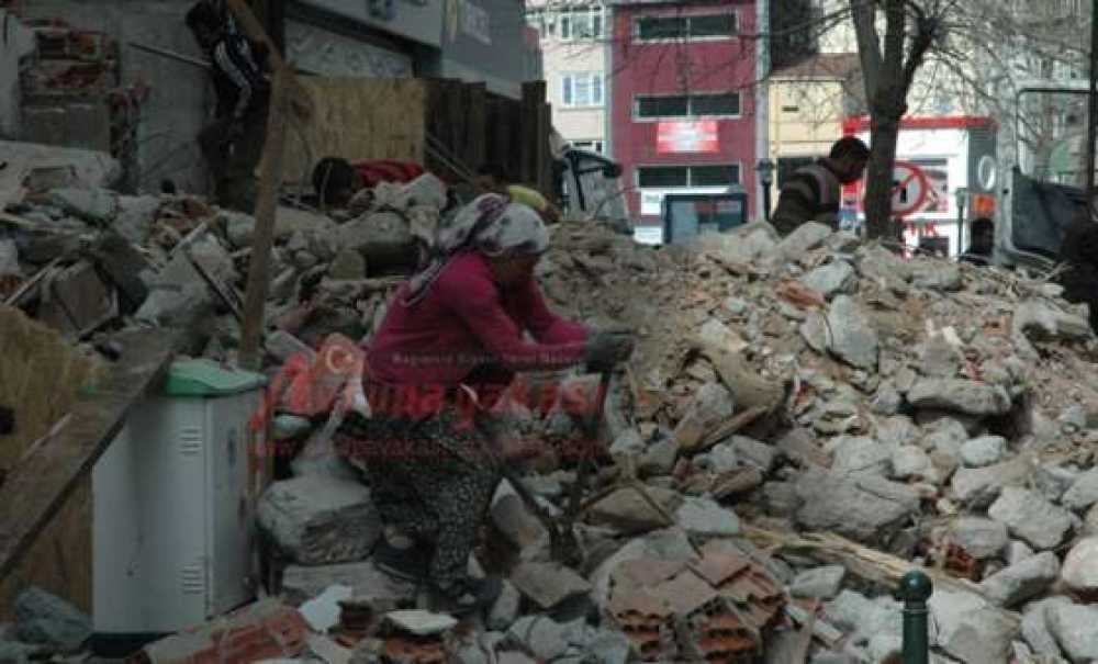 Çorlu'da Tehlikeli Yıkım