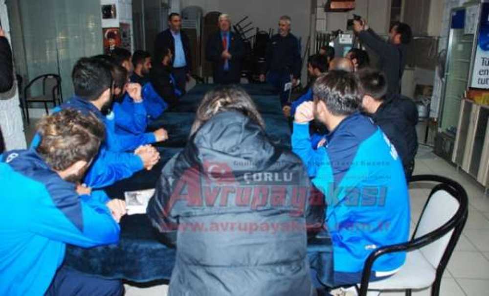 Velimeşe`nin Veli`sinden Yeni Lidere 10 Bin Tl