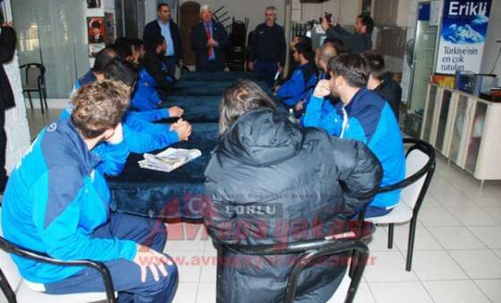 Velimeşe`nin Veli`sinden Yeni Lidere 10 Bin Tl