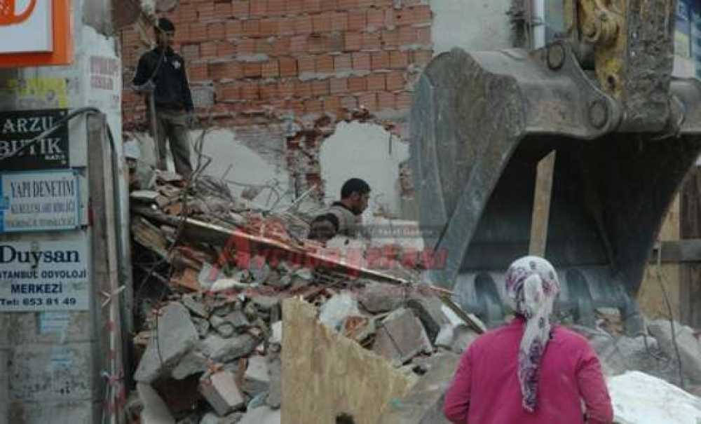 Çorlu'da Tehlikeli Yıkım