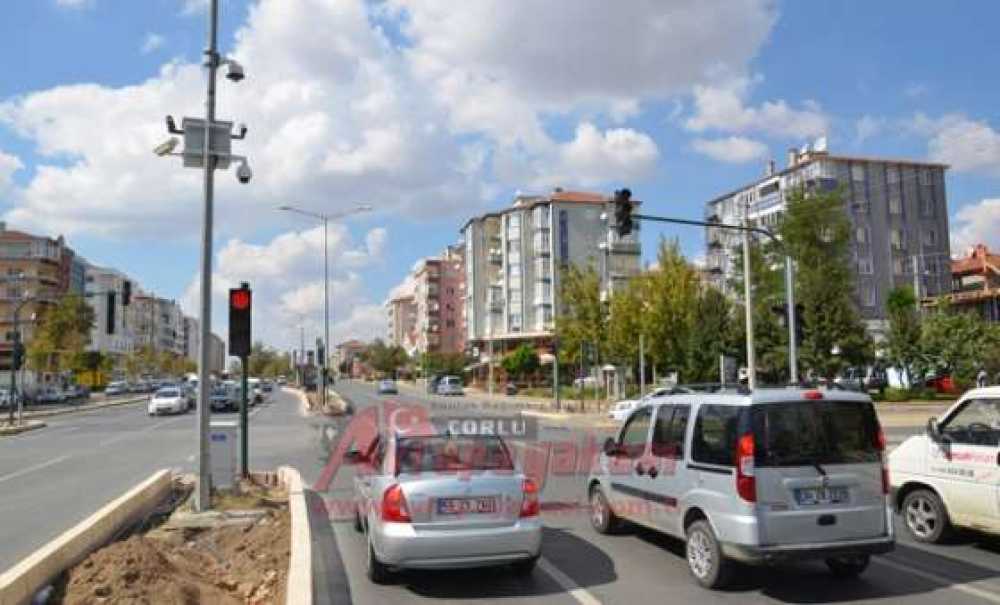 Sahte Plaka Ile Mobese'lerden Geçen Araç Sürücüsü Gözaltına Alındı