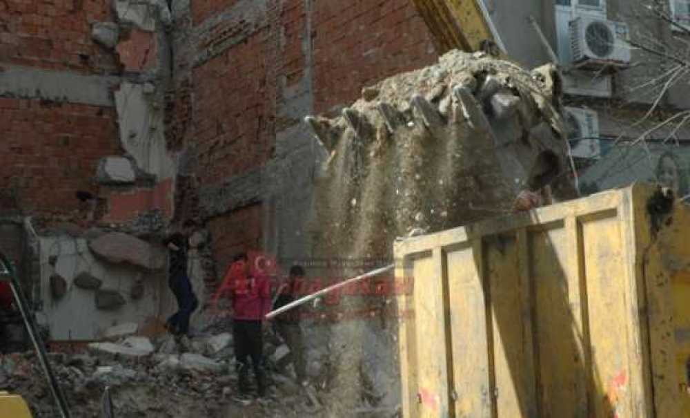 Çorlu'da Tehlikeli Yıkım