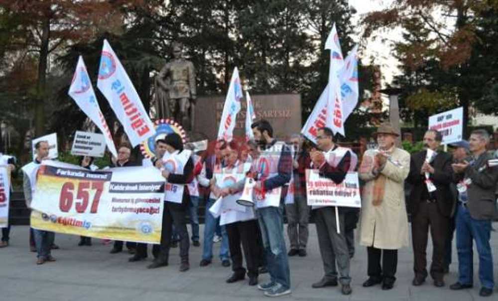 Eğitim- İş Sendikası Üyesi Öğretmenlerden Önce Basın Açıklaması Sonra Kutlama