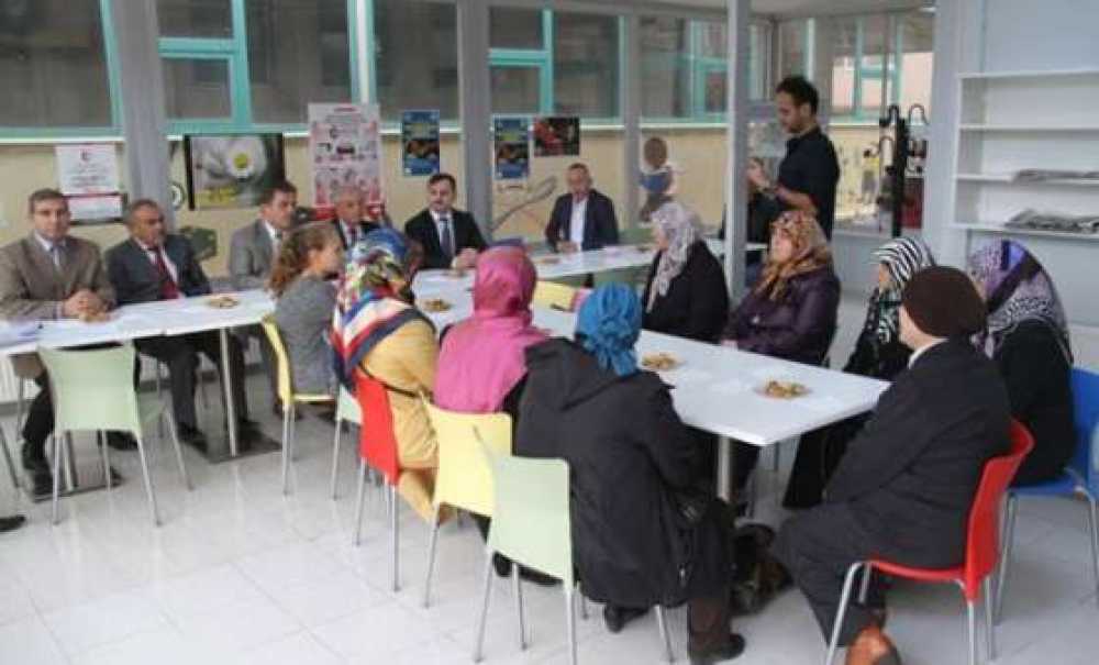 Cenaze Yıkama Kursunu Bitirenlere Sertifikaları Verildi