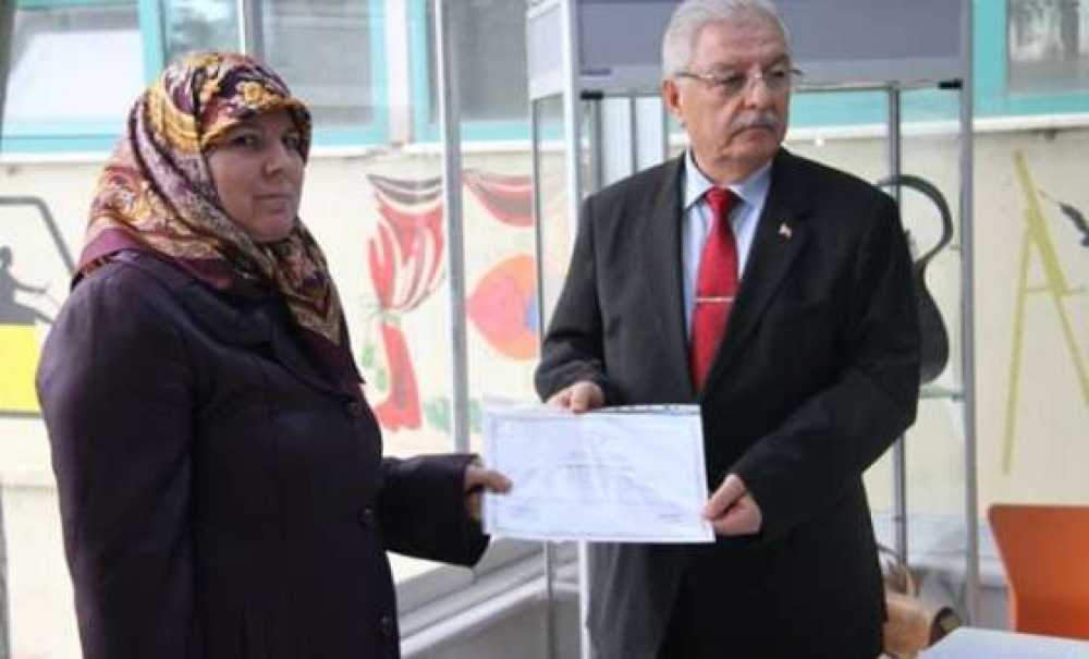 Cenaze Yıkama Kursunu Bitirenlere Sertifikaları Verildi