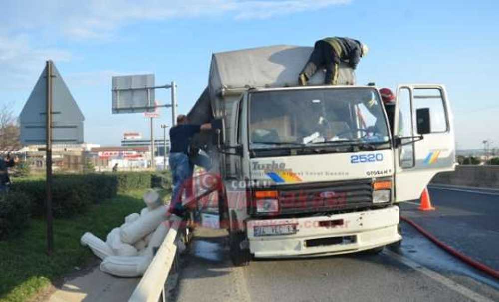 Seyir Halindeki Kamyon Alev Aldı