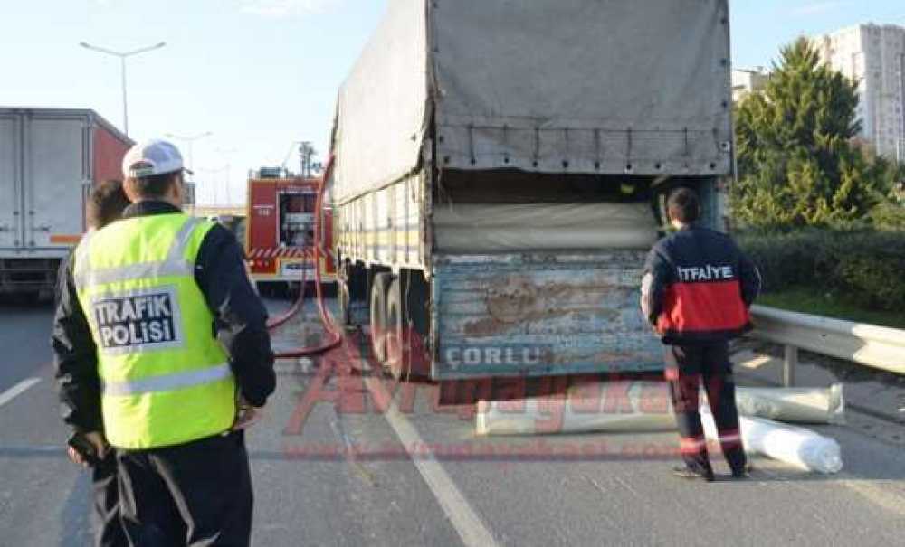 Seyir Halindeki Kamyon Alev Aldı