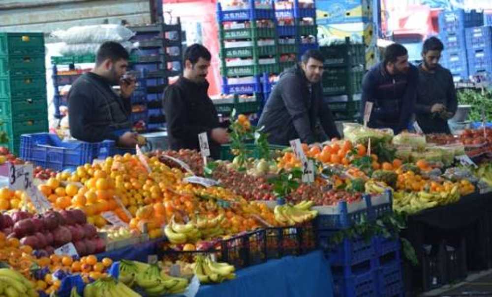 Dışarıda Yağmur Var Pazar Yerinde Yok