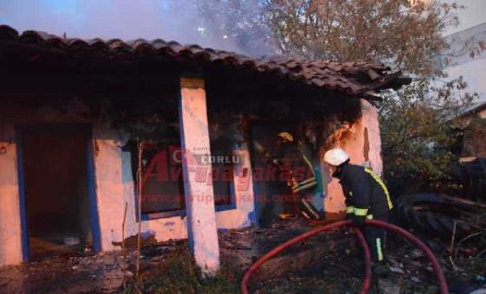 Metruk Evde Korkutan Yangın