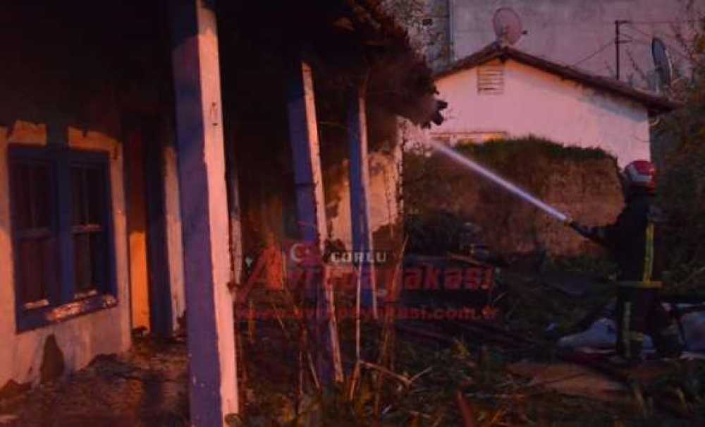 Metruk Evde Korkutan Yangın