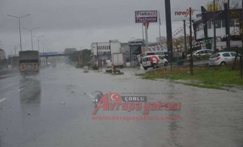Yollar Göle Döndü