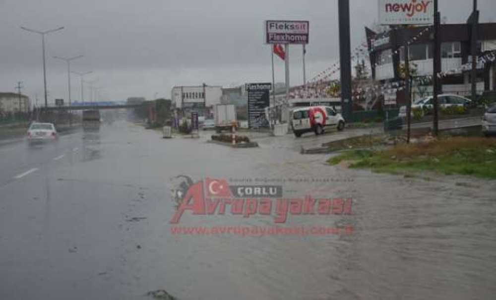 Yollar Göle Döndü