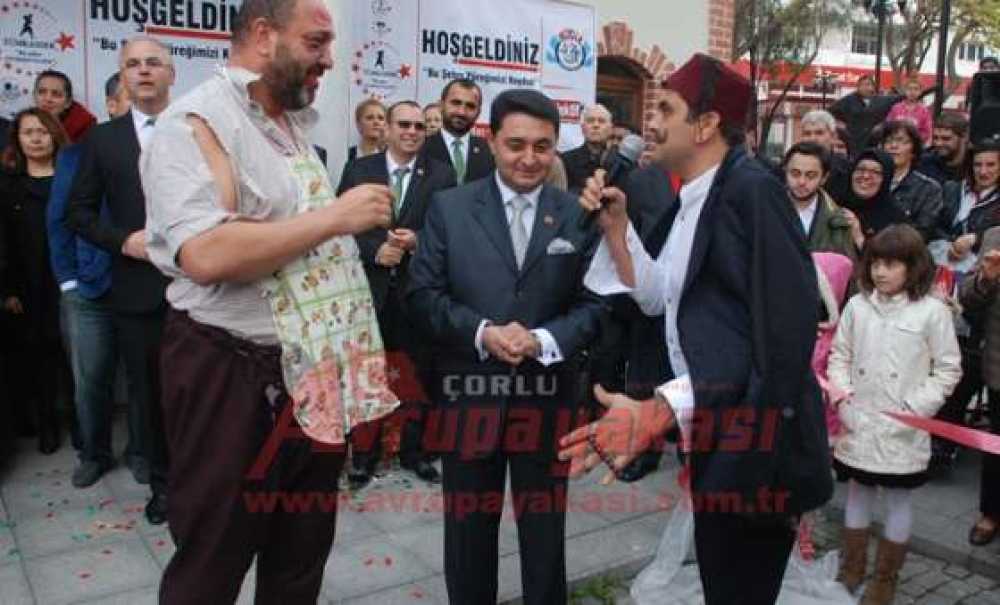 Engelleri Aşalım Sevgide Buluşalım Adlı Sergi Açıldı