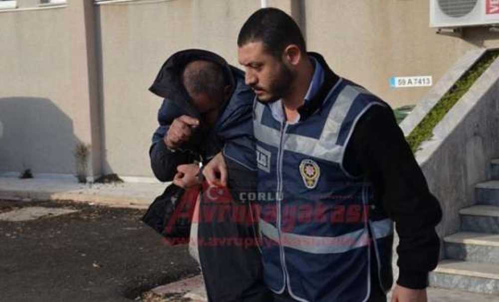 5 Ayrı Suçtan Aranan Şahıs Kardeşinin Kimliği Ile Yakalandı