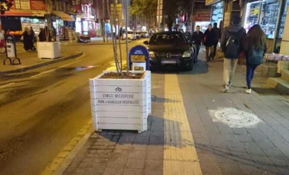 Engellilere Bir Engel De Duyarsız Sürücüler Çıkarıyor