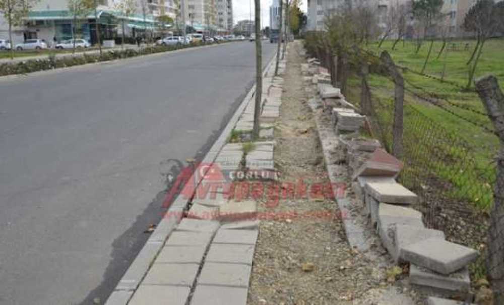 Kaldırımları Kim Yapacak?