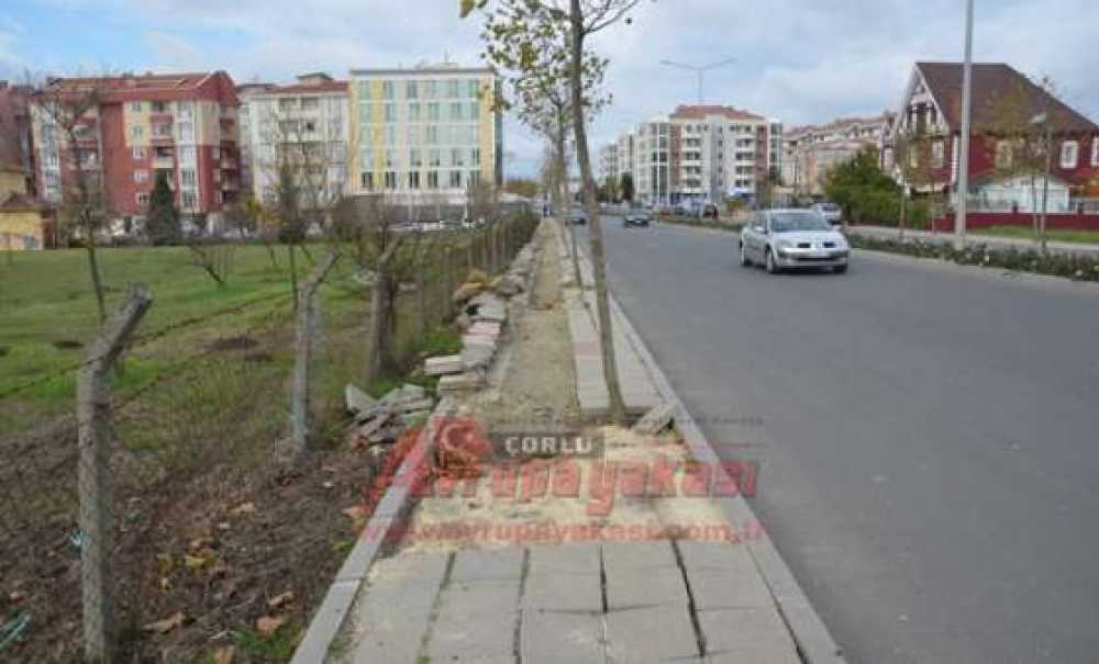 Kaldırımları Kim Yapacak?