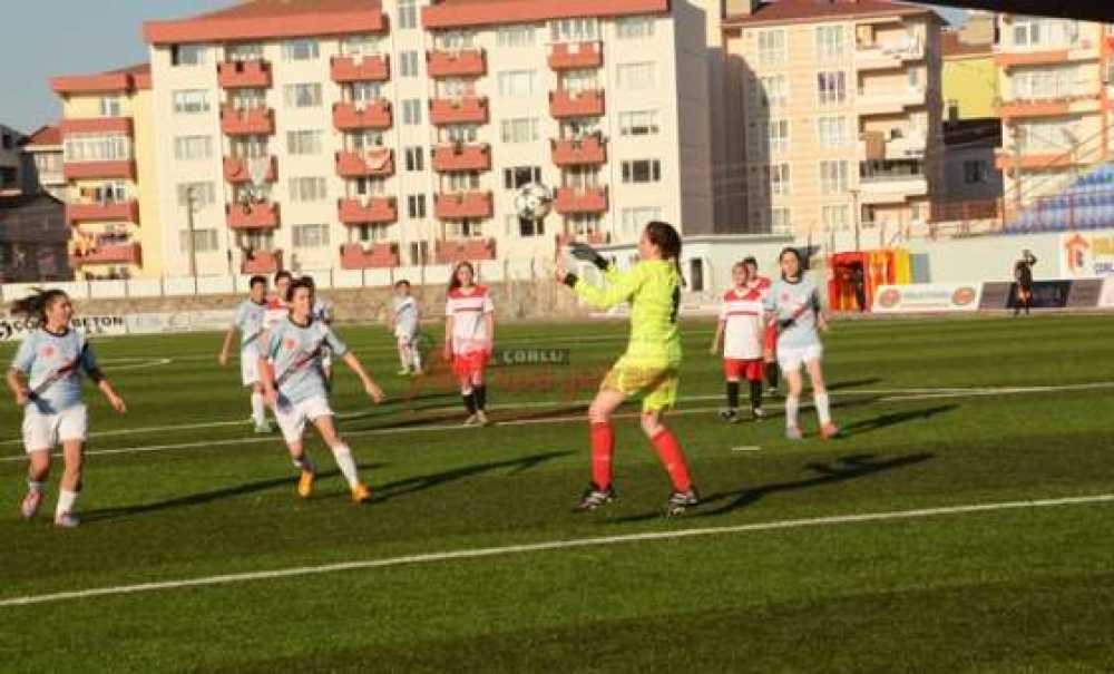 Kadınlar Ligi Maçı Çorlu`da Oynandı