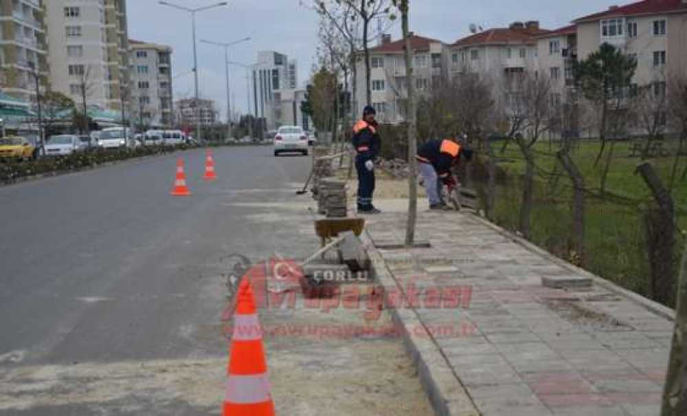 Kaldırımlar Yapılmaya Başlandı