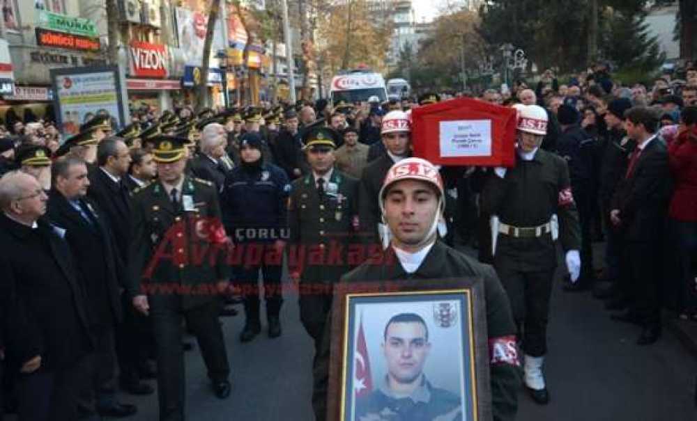 Çorlu Şehidine Ağladı