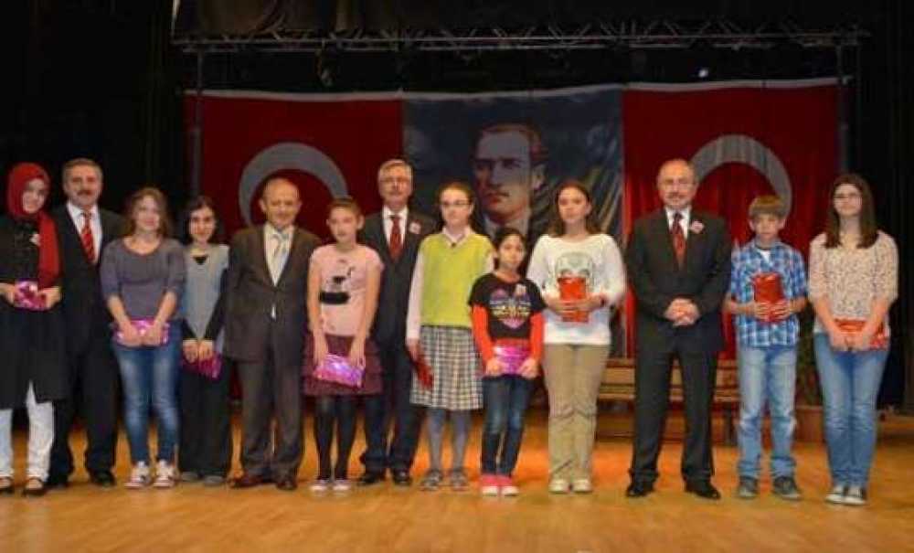 Kırklareli'de İstiklal Marşı'nın Kabulü Ve Milli Şair Mehmet Akif Ersoy Anıldı