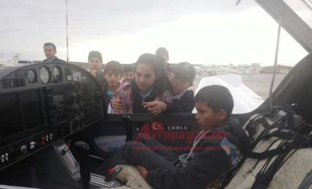 Tdp Öğrencileri Çorlu Havaalanı'na Götürdü