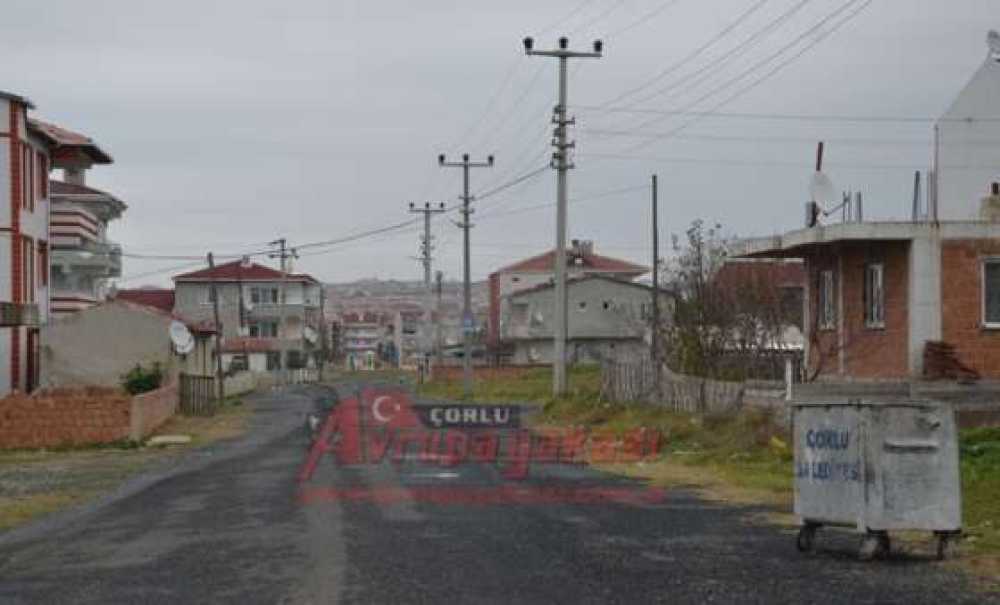 Mahalleli Kilit Parke Taşı Veya Asfalt İstiyor