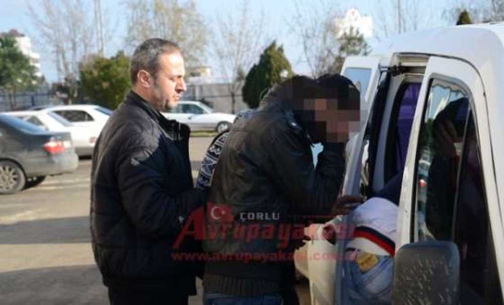 Başkasının Kimliği Ile Telefon Almaya Çalışan Kişi Yakalandı