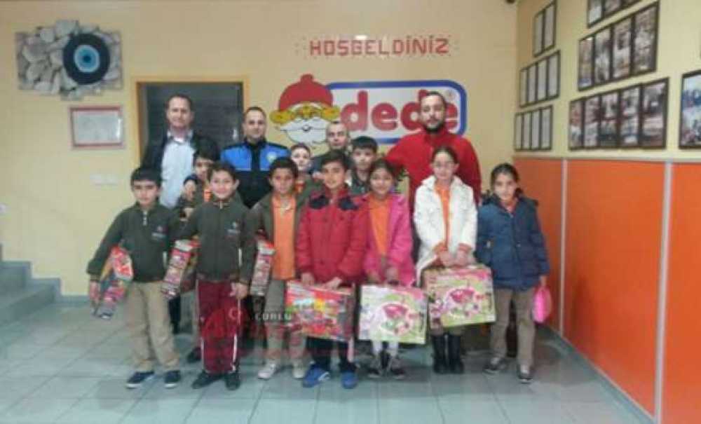 Öğrenciler Oyuncak Fabrikasını Ziyaret Etti