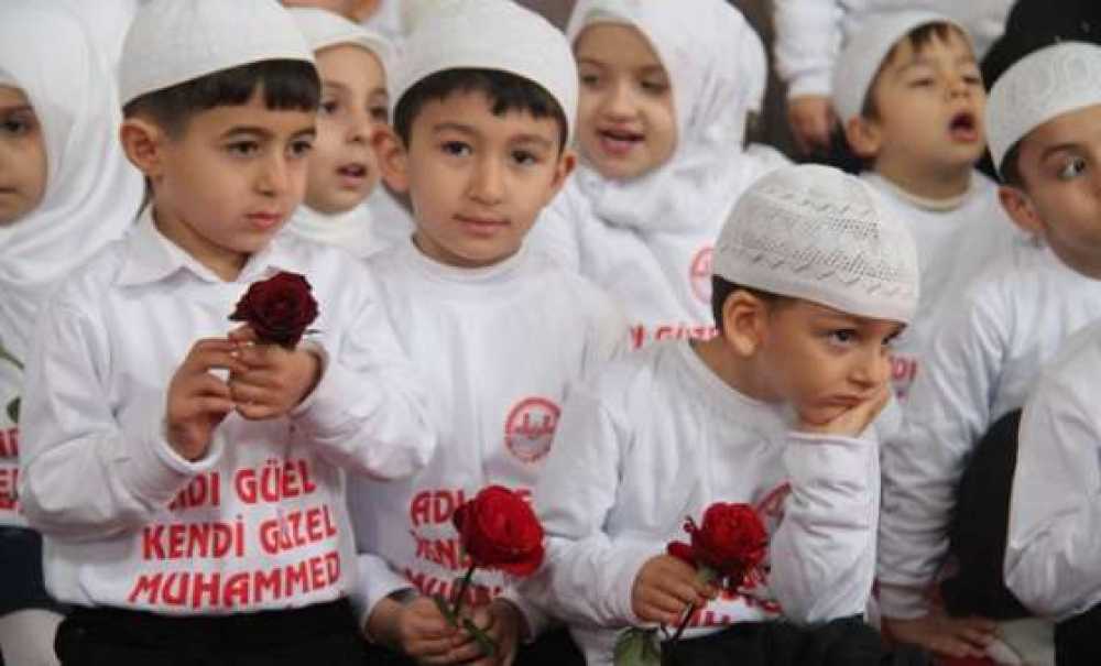 Minik Kalpler Peygamber Sevgisi`nde Buluştu