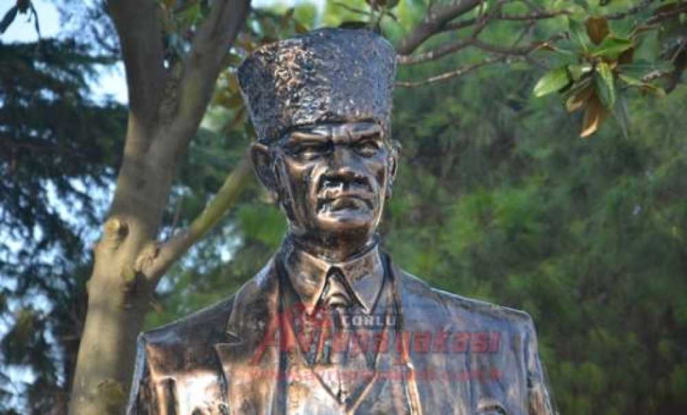 Çorlu'ya Yeni Atatürk Heykeli