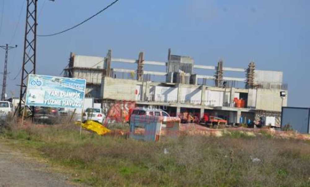 Çorlu Yarı Olimpik Yüzme Havuzu'nun Yapımı Sürüyor