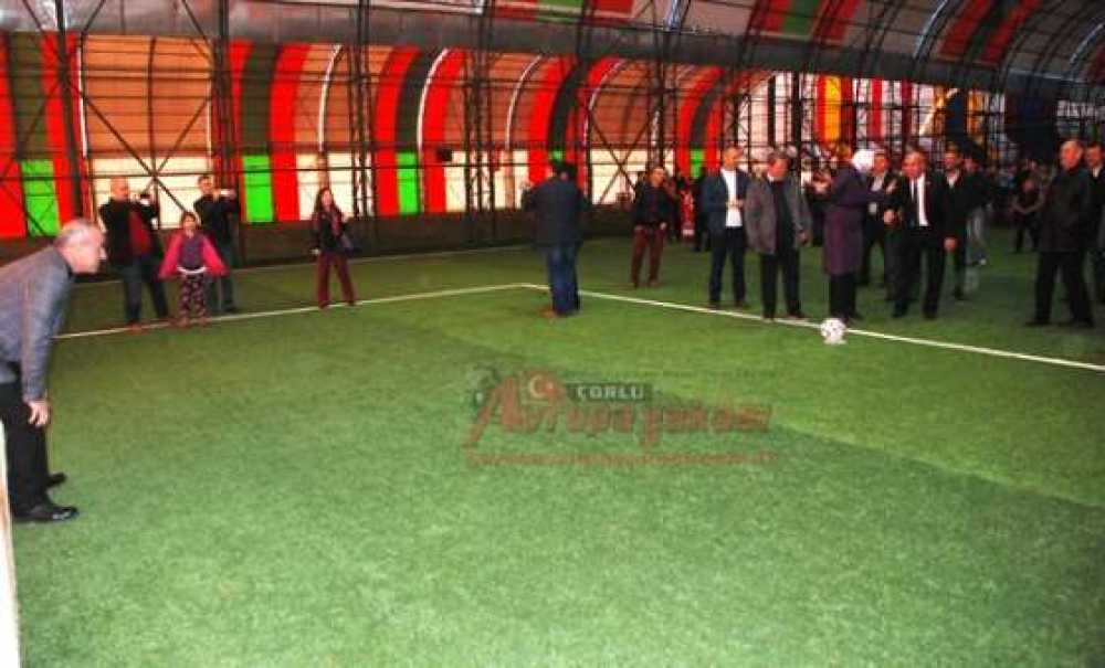 Ak Partili Vekiller Yeşil Sahada Kapıştı