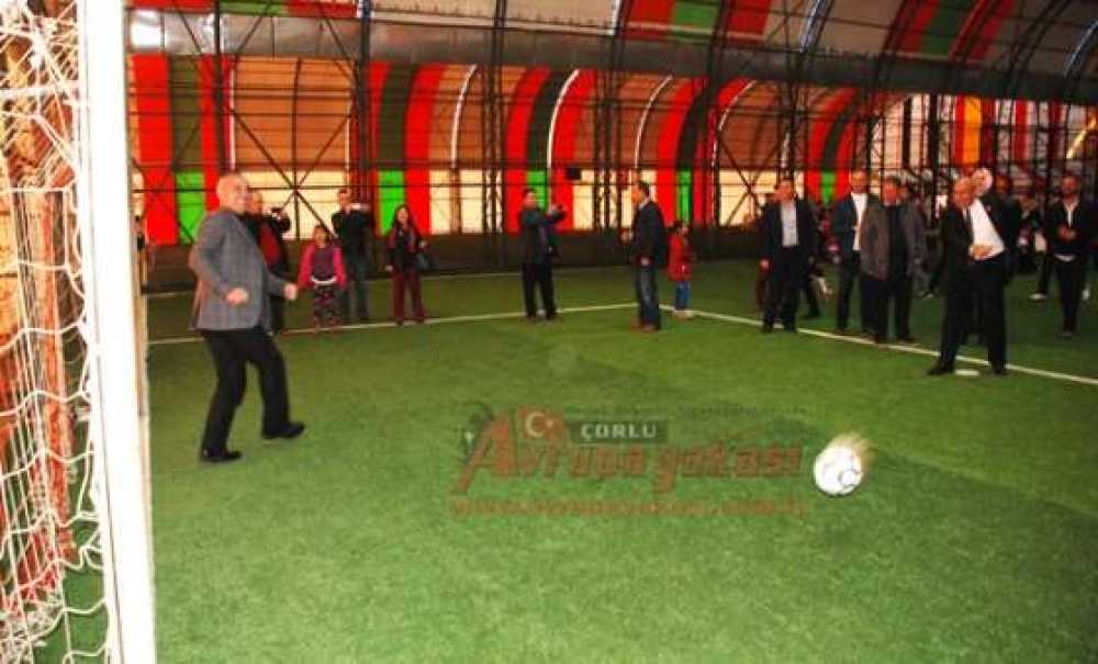 Ak Partili Vekiller Yeşil Sahada Kapıştı