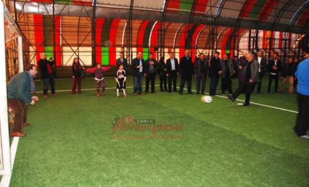 Ak Partili Vekiller Yeşil Sahada Kapıştı