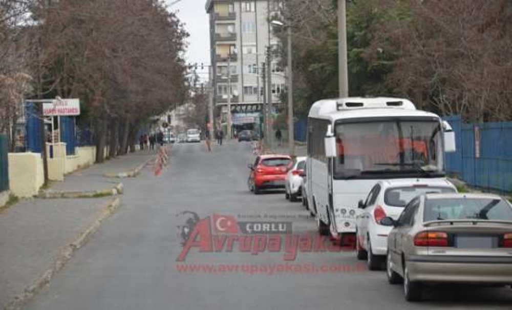 Hastane Caddesi'ne Park Yasağı Getirildi