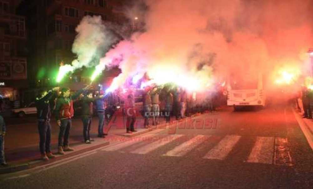 Çorluspor 1947 Taraftarlarından Yeni Yaş Kutlaması