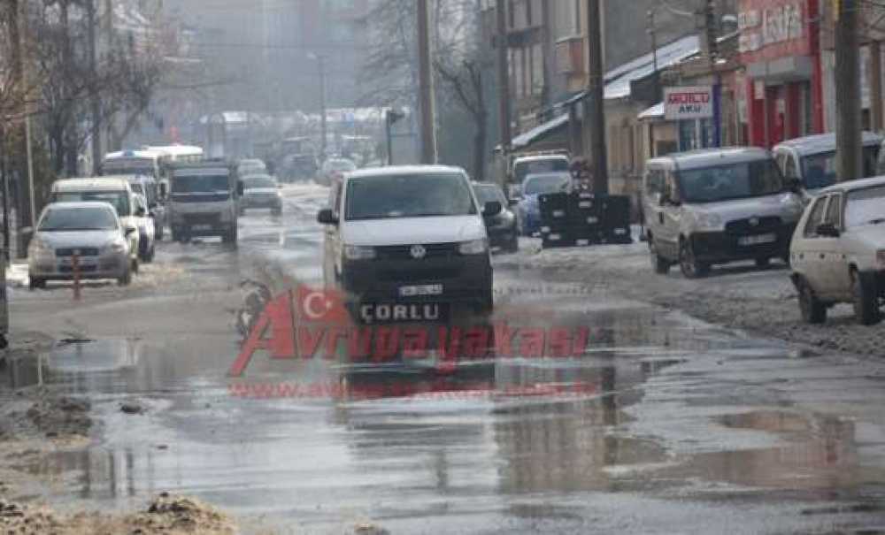 Kar Gitti Çamur Geldi