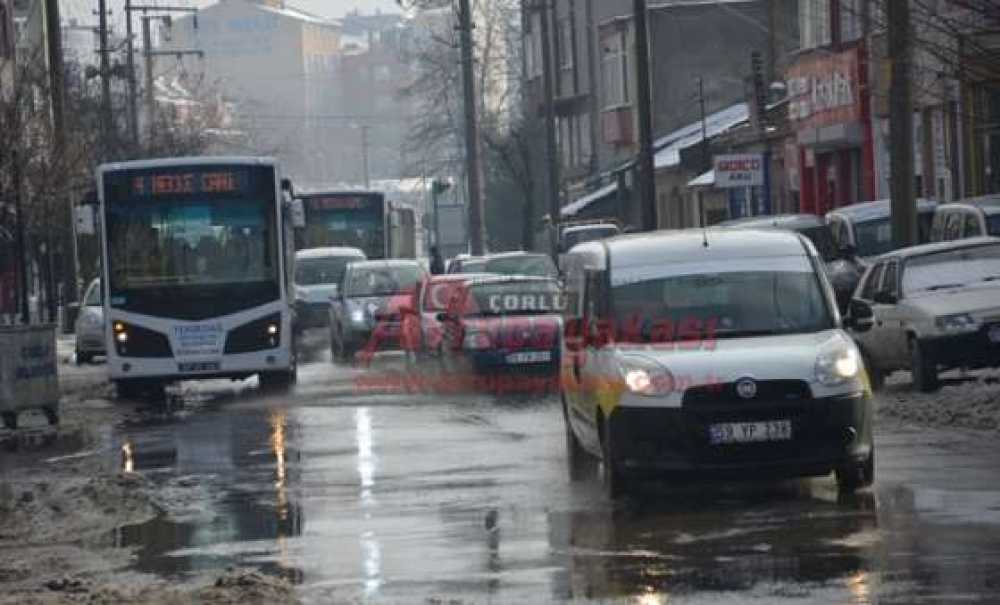 Kar Gitti Çamur Geldi