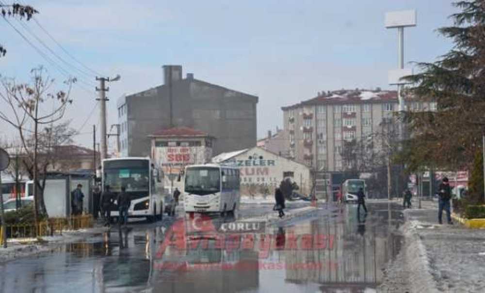 Kar Gitti Çamur Geldi